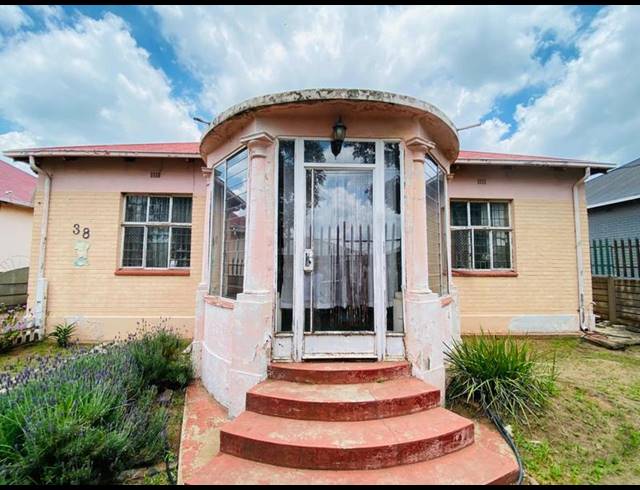 3 BEDROOM HOUSE FOR SALE IN KENILWORTH